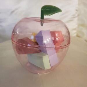 Apple Shaped Container with Sponges